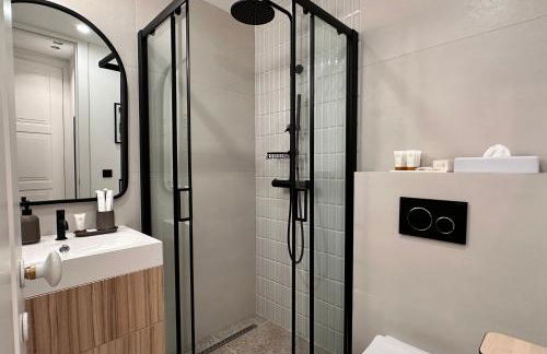 OPERA PROMENADE 4 Renovated 3 Bedrooms Balcony Sea View AC - Foto 10