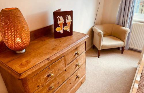 Apartment with own entrance & terrace on West Hill - Foto 3