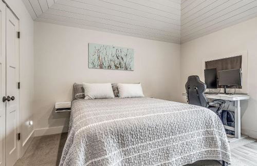 Cozy 1-Bedroom Retreat in Tulsa - Photo 4