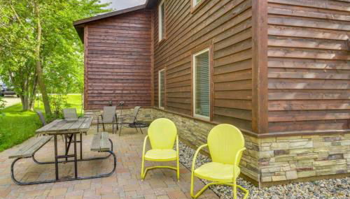 Rustic Lakefront Cabin with Dock and Fire Pit - Foto 4