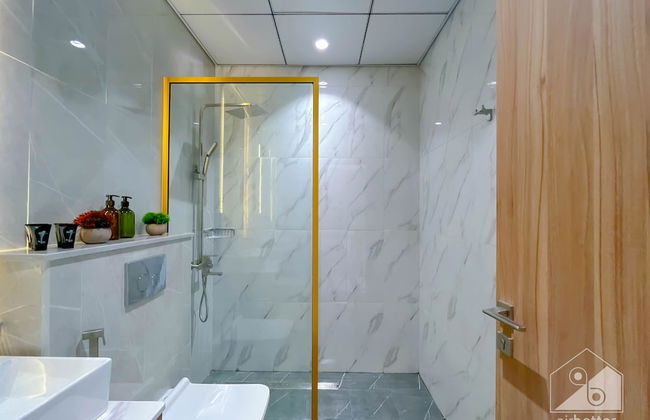 Luxury 1B With Balcony in Blue Wave Tower Dubai - Photo 15