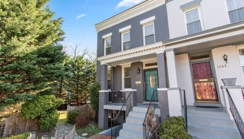 Capitol Hill Stay Like No Other - Photo 1