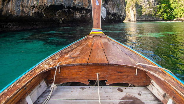 Excursión a la isla de James Bond en barca tradicional - Foto 3, Surcando las aguas de la isla de James Bond