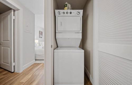 Promo Casa Miel Heart of Westwood Luxury Condo - Photo 7