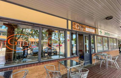 Lowndes House - Close to City Centre - Garden, Free Parking and Smart TV by Yoko Property - Foto 24