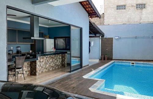 Casa de festa espaçosa com piscina aquecida - Photo 10