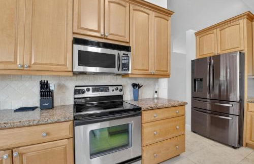 Family-Friendly Boca Gem! 4BR 3BA with Pool & Sauna - Foto 12