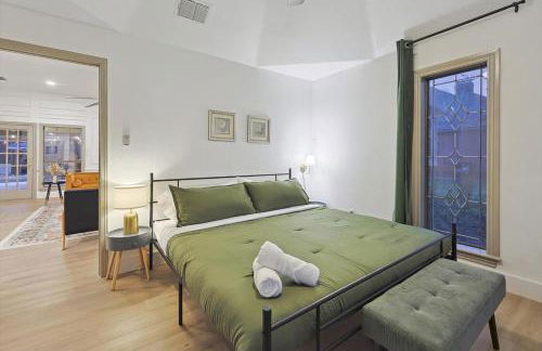 Beautiful 5BR 2BA DeSoto Holiday Home with Pool - Foto 18