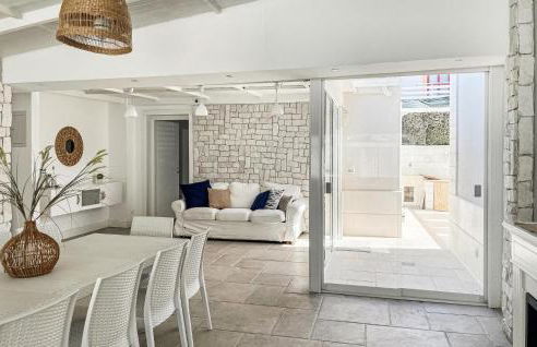 1 Bedroom Awesome Home In Leporano - Foto 15