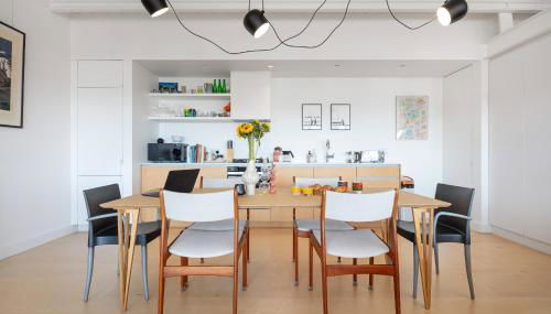 Large Penthouse in unique former Warehouse furnished with premium fittings for a luxurious stay - Foto 3