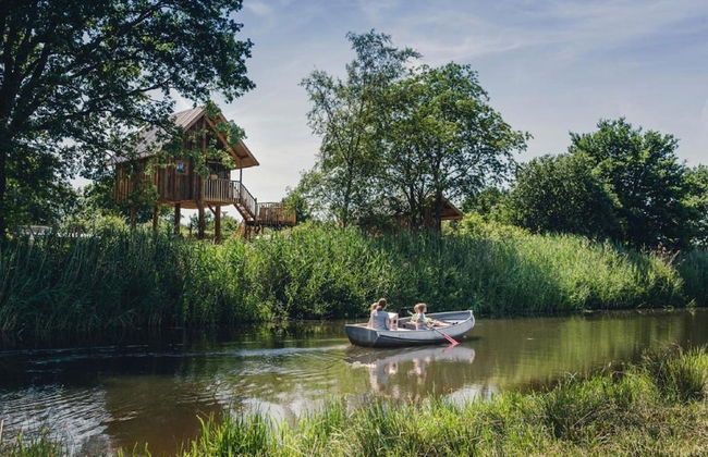 Fine Chalet near Water with Woodfired Hot Tub - Foto 27