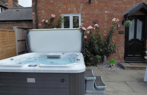 Falstaff Cottage, NEW HOT TUB, Sleeps up to 5, Stratford upon Avon - Foto 57