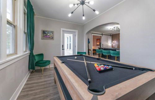 Pool Table, Arcade, Darts, 3 Car Garage, Sleeps 20 - Photo 16