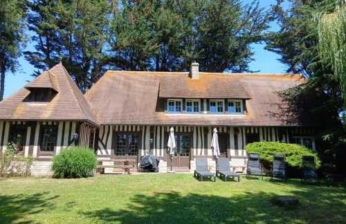 Chant des mouettes Maison rénovée spacieuse tout confort grand jardin belle terrasse aménagée parking 8 personnes 4 sdb 5 wc à 10 mn à pied de la mer Port en Bessin tous commerces restaurants proche Omaha Beach - Photo 10