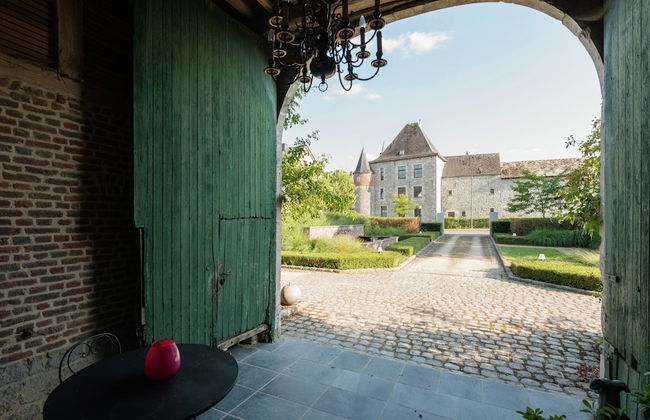 Magnificent Character Cottage with Spa Tub near Marche-en-Famenne - Photo 31