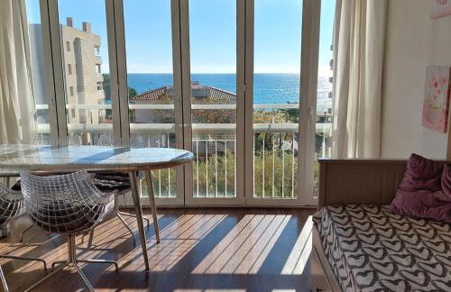 Vistas al mar y garaje cerca de BCN - Photo 6