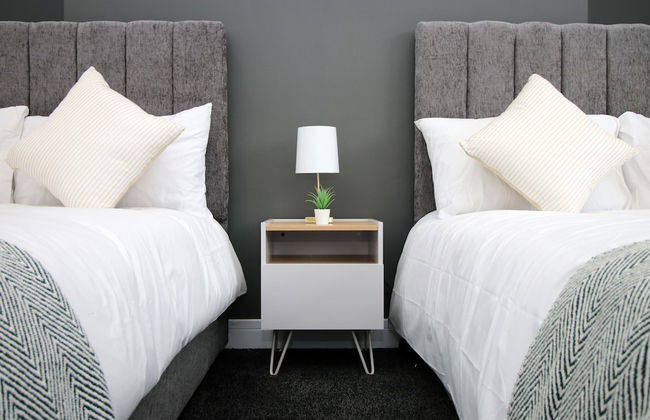 Skyline Remarkable 2-bed Apartment in Swansea - Photo 10