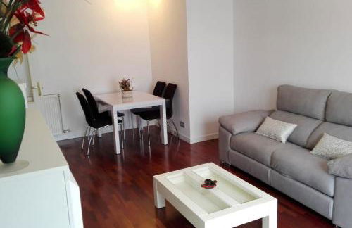 Grande, luminoso y con garage, 3 dormitorios en el camino de Santiago - Foto 8