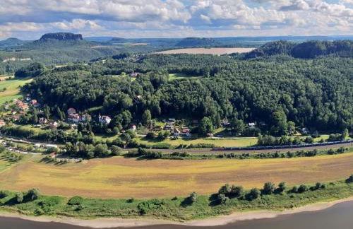 Seyfarthrooms - Ferienwohnung Zum Dorfladen Rathen - zentrale Lage mit direkter Anbindung an das Wanderwegenetz, moderne Inneneinrichtung - Foto 12