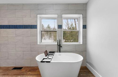 Brand New 4000 SF Vacation Home on 53 acres! - Foto 16