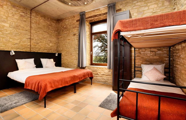 Group Villa With Pool & Sauna - Photo 2