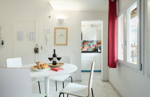 Avelli Pia Fourth Floor with 2 Bathrooms - Florence Charming Apartments - Delightful and bright 4rd-floor apartment without elevator, overlooking one of Florence's most beautiful squares, Exceptionally located for exploring the city - Foto 36