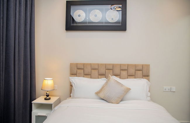 unreal homes - Photo 14