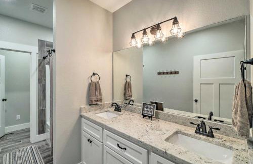 All-Encompassing Lakehouse with Modern Accents! - Foto 36