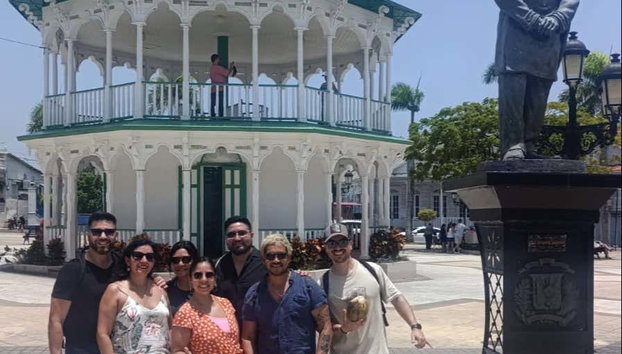 Puerto Plata Food Tour - Foto 5, Gather at the iconic Parque Central Independencia