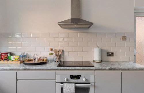 Modern 4 Bedroom House In Woodgreen - Foto 23
