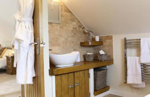 Old Groom's Cottage - Photo 18