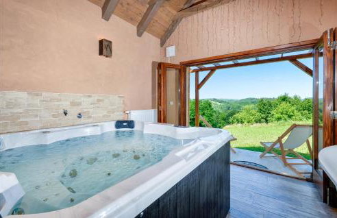 5 Bedroom Awesome Home In Novi Marof - Foto 8