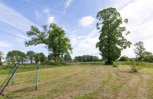 Gîte Jean Montet, piscine chauffée partagée, Wifi, salle de jeux, animaux de la ferme - Foto 8
