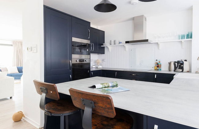 Beautifully Refurbished 4-bed Beachside Retreat - Foto 20