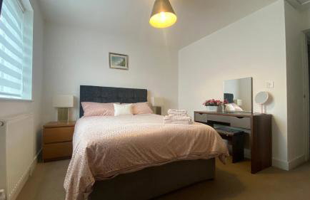 Comfy 2 bed house located at Wareham train station - Photo 10