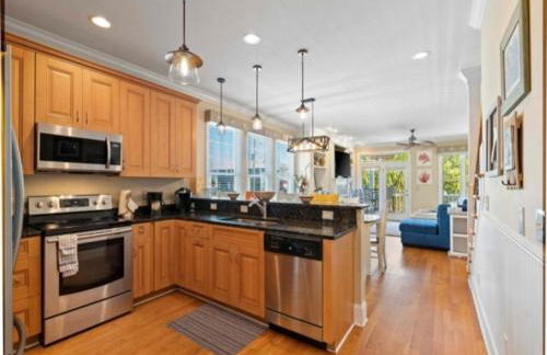 After Dune Delight - Relax and unwind in this fun and spacious 3 story home, Light, Bright, and close to everything! townhouse - Photo 15