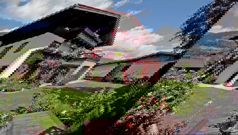 Apartment in Bramberg am Wildkogel With Balcony - Photo 1