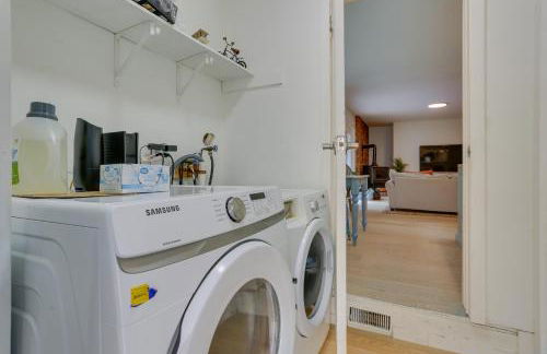 Charming Swan Lake Apartment with Deck! - Foto 20