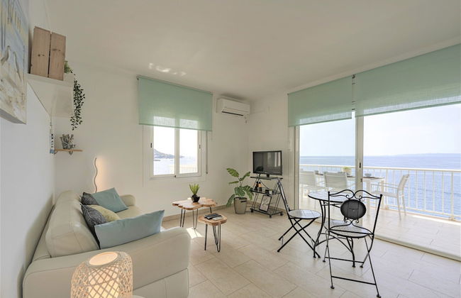 Apartment in Roses Near Canyelles Beach - Photo 9