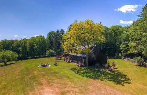 Red Sweetheart Barn Studio with Mtn and River Views! - Foto 28