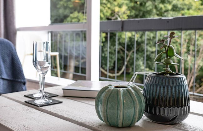 Centrally Located Light-filled Studio w/ Parking - Foto 30