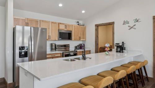 New Listing Lakeside Beach Sleeps 15+ Pet friendly - Foto 4, stove, dishwasher