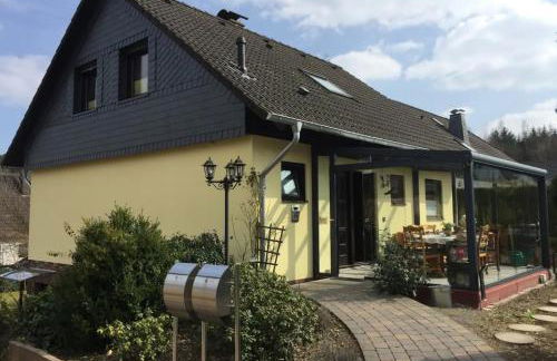 Nettes Apartment mit schönem Bad - Foto 1