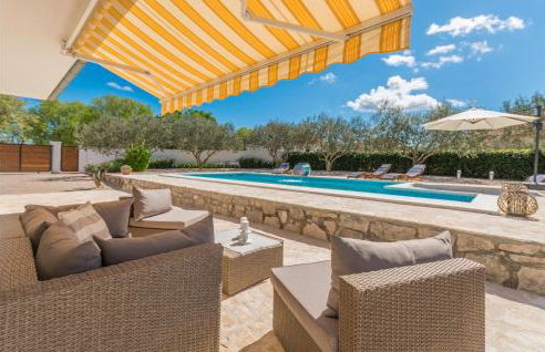 Awesome Home In Polaca With Kitchen - Foto 2