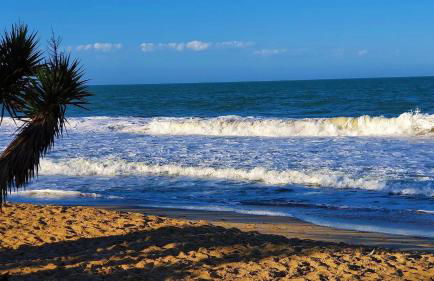 Apê estilo Resort c/ pé na areia e vista mar, próximo ao Beto Carrero - Foto 58