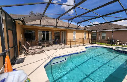 652- Spacious 5-Bedroom Villa with Pool, Spa & Scenic Lake Views - Foto 4