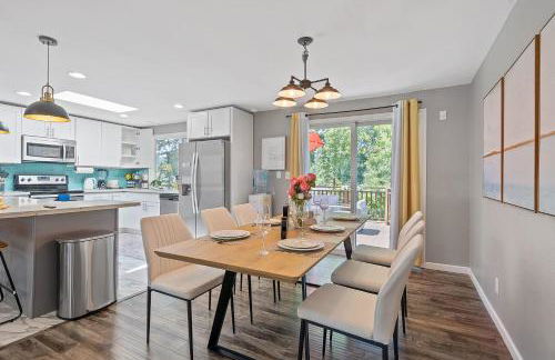 Chic Kirkland Home Overlooking Windsor Vista Park - Photo 9