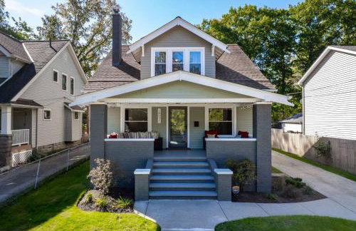 Spacious 4BR in Kamms Corners Cleveland - Game Room - Sleeps 9 - Foto 6