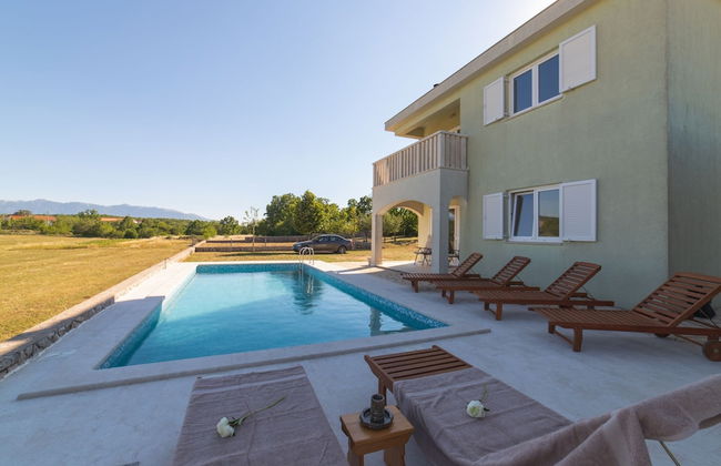 Idyllic Getaway Lovrec Villa With Pool - Foto 36