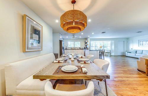 Location, Location! Stylish Home in Palm Beach! - Photo 10